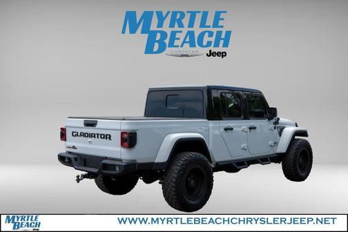 Bright White Clearcoat 2021 Jeep Gladiator Overland