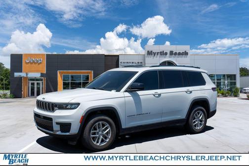Bright White Clearcoat 2021 Jeep Grand Cherokee L Laredo