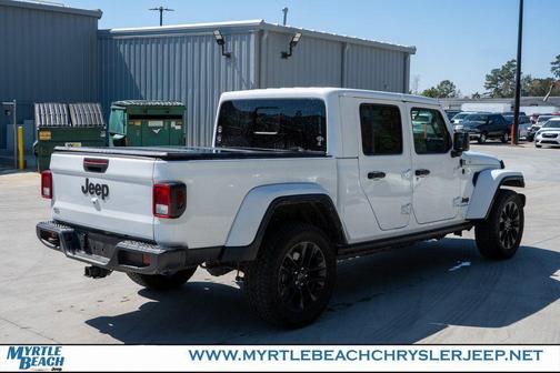 2025 Jeep Gladiator Nighthawk