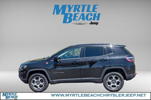 Diamond Black Crystal Pearlcoat 2022 Jeep Compass Trailhawk