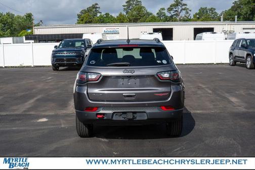 Granite Crystal Metallic Clearcoat 2022 Jeep Compass Trailhawk