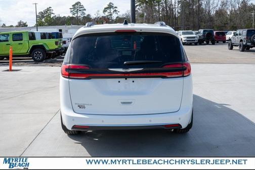 2026 Chrysler Pacifica L