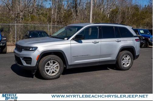 2023 Jeep Grand Cherokee Laredo 4x4