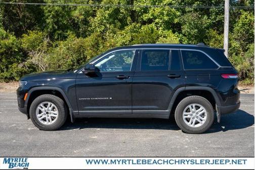 2023 Jeep Grand Cherokee Laredo 4x4