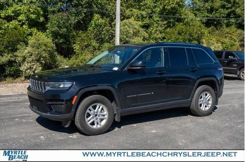 2023 Jeep Grand Cherokee Laredo 4x4