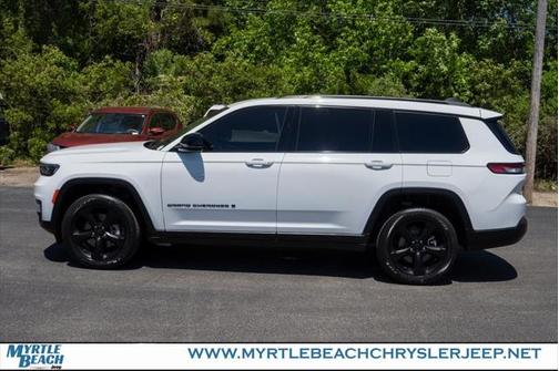 2022 Jeep Grand Cherokee L Altitude 4x2