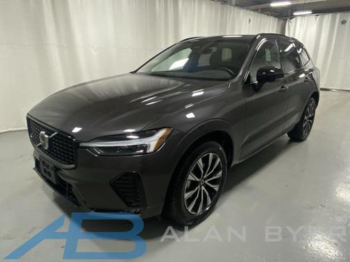 2025 Volvo XC60 B5 Plus