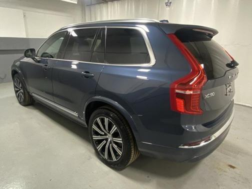 2025 Volvo XC90 B5 Core