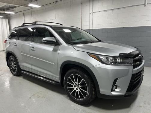 2017 Toyota Highlander SE