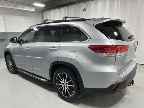 2017 Toyota Highlander SE