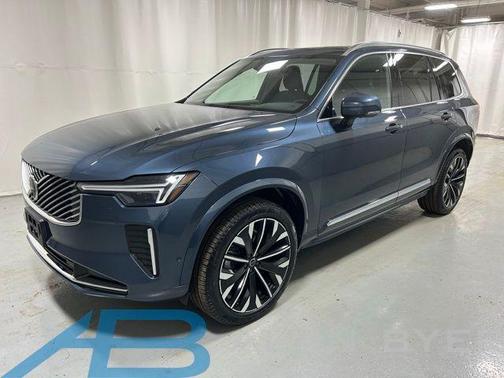 2025 Volvo XC90 B6 Plus 7-Seater