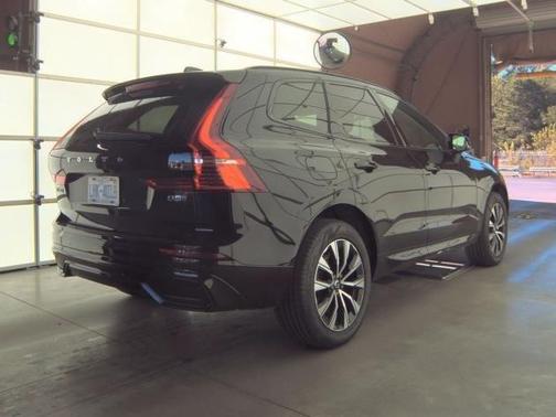 2025 Volvo XC60 B5 Core