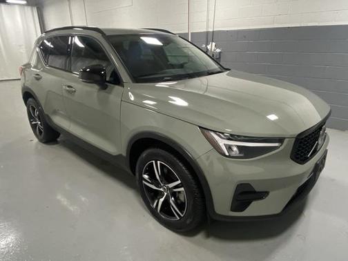2024 Volvo XC40 B5 Core