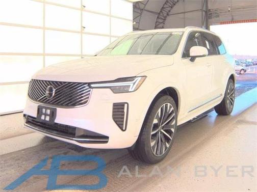 2025 Volvo XC90 B5 Plus 7-Seater