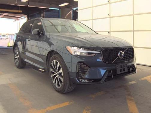 2025 Volvo XC60 B5 Plus