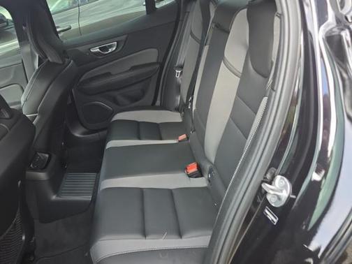 2025 Volvo S60 Plug-In Hybrid T8 Ultra Black Edition