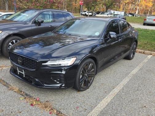 2025 Volvo S60 Plug-In Hybrid T8 Ultra Black Edition