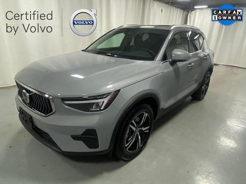 2025 Volvo XC40 B5 Core Bright Theme