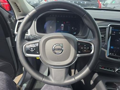 2025 Volvo XC90 B5 Core