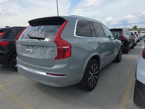 2025 Volvo XC90 B5 Core