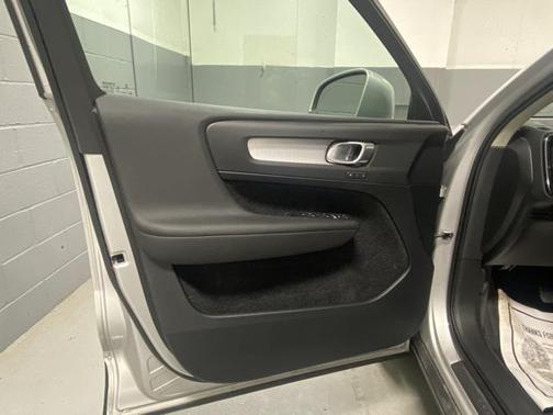 2019 Volvo XC40 T5 Momentum