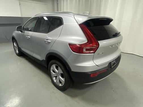 2019 Volvo XC40 T5 Momentum