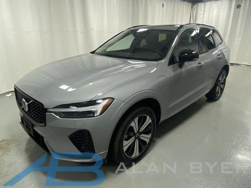 2025 Volvo XC60 Plug-In Hybrid T8 Core