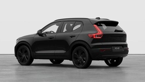2026 Volvo XC40 B5 Ultra Black Edition