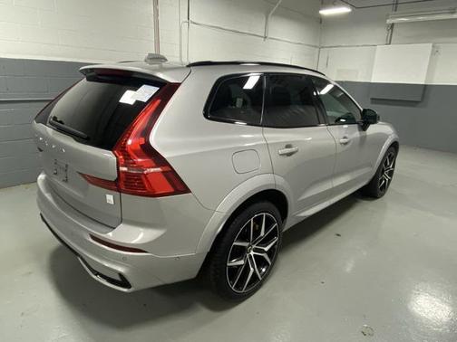2022 Volvo XC60 Recharge Plug-In Hybrid T8 Polestar