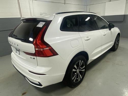 2025 Volvo XC60 B5 Core