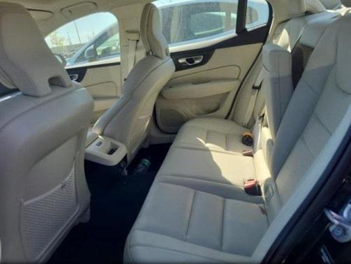 2025 Volvo S60 B5 Core