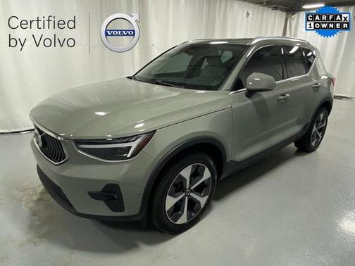 2024 Volvo XC40 B5 Plus Bright Theme