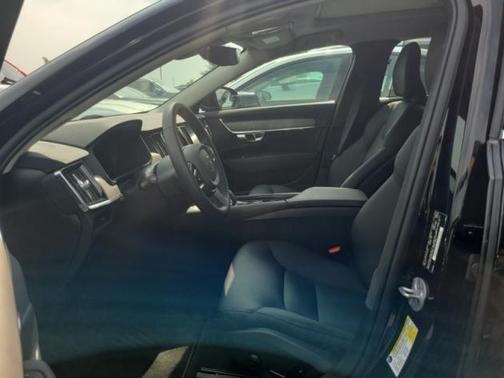 2024 Volvo S90 B6 Plus