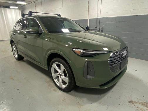District Green Metallic 2025 Audi Q5 Premium Plus TFSI quattro S tronic