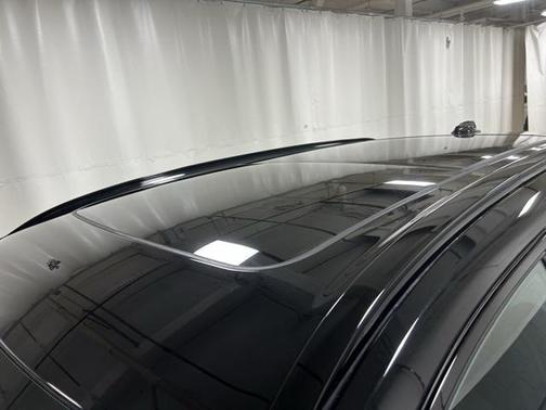 2023 Volvo XC60 Recharge Plug-In Hybrid T8 Plus Dark Theme