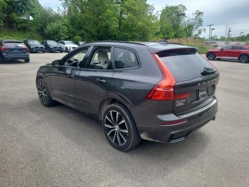 2023 Volvo XC60 Recharge Plug-In Hybrid T8 Ultimate Dark Theme