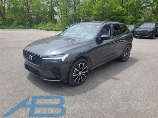 2023 Volvo XC60 Recharge Plug-In Hybrid T8 Ultimate Dark Theme