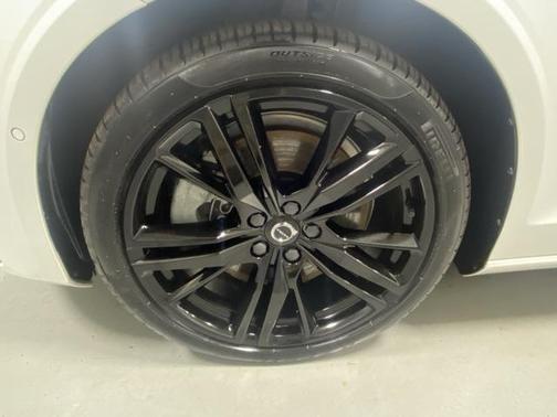 2024 Volvo S60 Recharge Plug-In Hybrid T8 Ultimate Black Edition