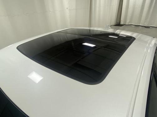 2024 Volvo S60 Recharge Plug-In Hybrid T8 Ultimate Black Edition