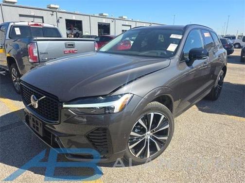 2025 Volvo XC60 B5 Plus