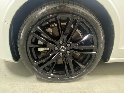 Crystal White 2025 Volvo S60 Plug-In Hybrid T8 Ultra Black Edition