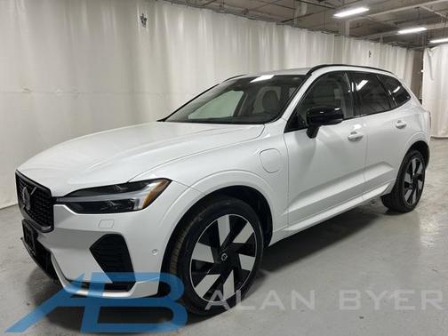 2024 Volvo XC60 Recharge Plug-In Hybrid T8 Plus Dark Theme
