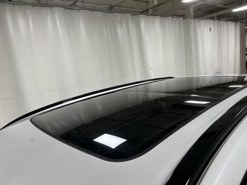 2024 Volvo XC60 Recharge Plug-In Hybrid T8 Plus Dark Theme