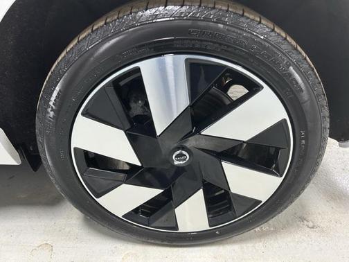 2024 Volvo XC60 Recharge Plug-In Hybrid T8 Plus Dark Theme