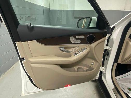 White 2019 Mercedes-Benz GLC 300 4MATIC