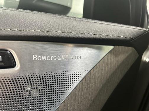 2024 Volvo XC90 B6 Ultimate Bright Theme 7-Seater