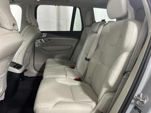 2024 Volvo XC90 B6 Ultimate Bright Theme 7-Seater