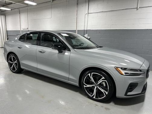 2025 Volvo S60 B5 Ultra