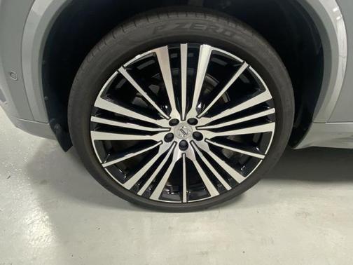 2024 Volvo XC90 B6 Ultimate Bright Theme 7-Seater