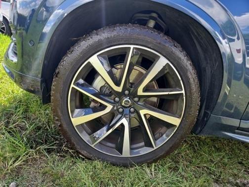 2024 Volvo XC90 B5 Plus Bright Theme